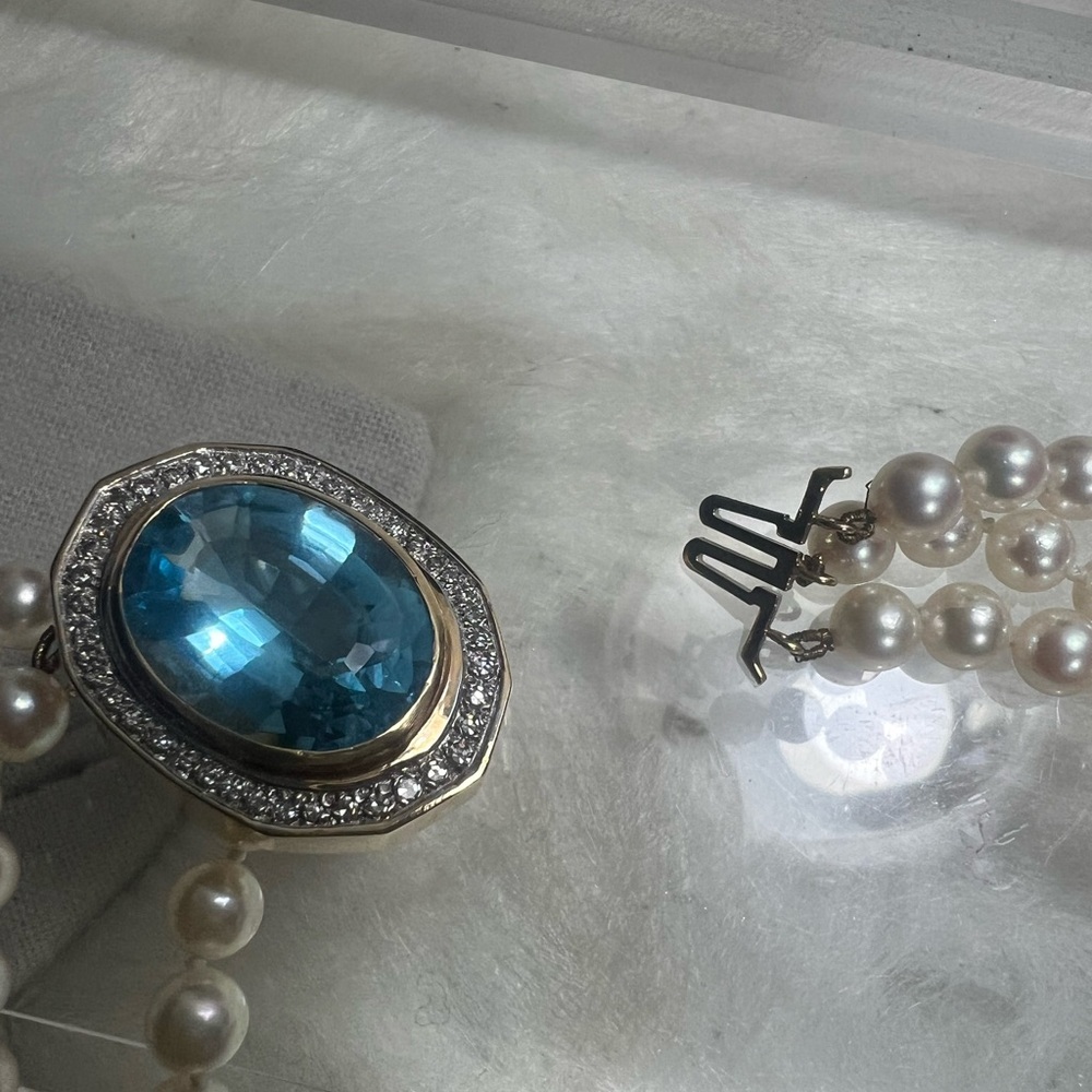 Vintage 14K White Gold & Yellow Gold, Pearl, Topaz, and Diamond Necklace💛🤍💙 - Picture 11 of 13